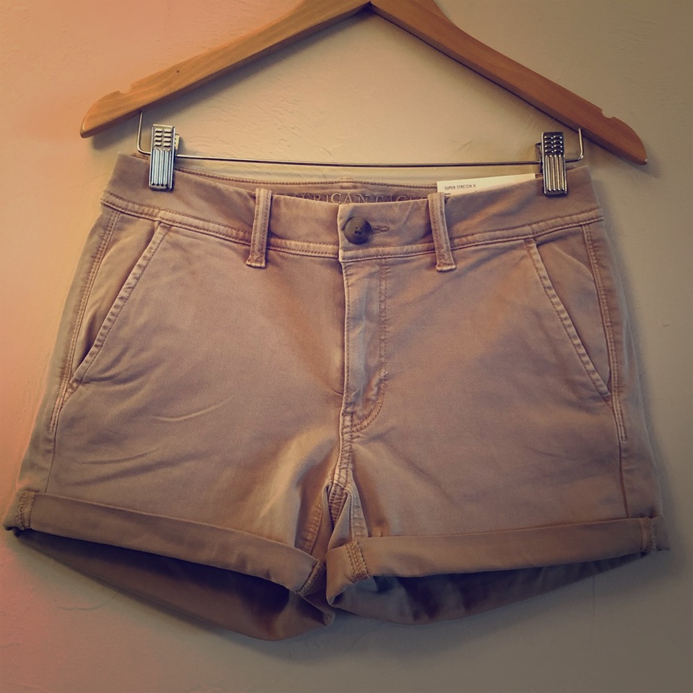 NWT AMERICAN EAGLE KHAKI SHORTS SZ 6